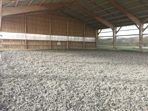 Manège couvert 20x20m